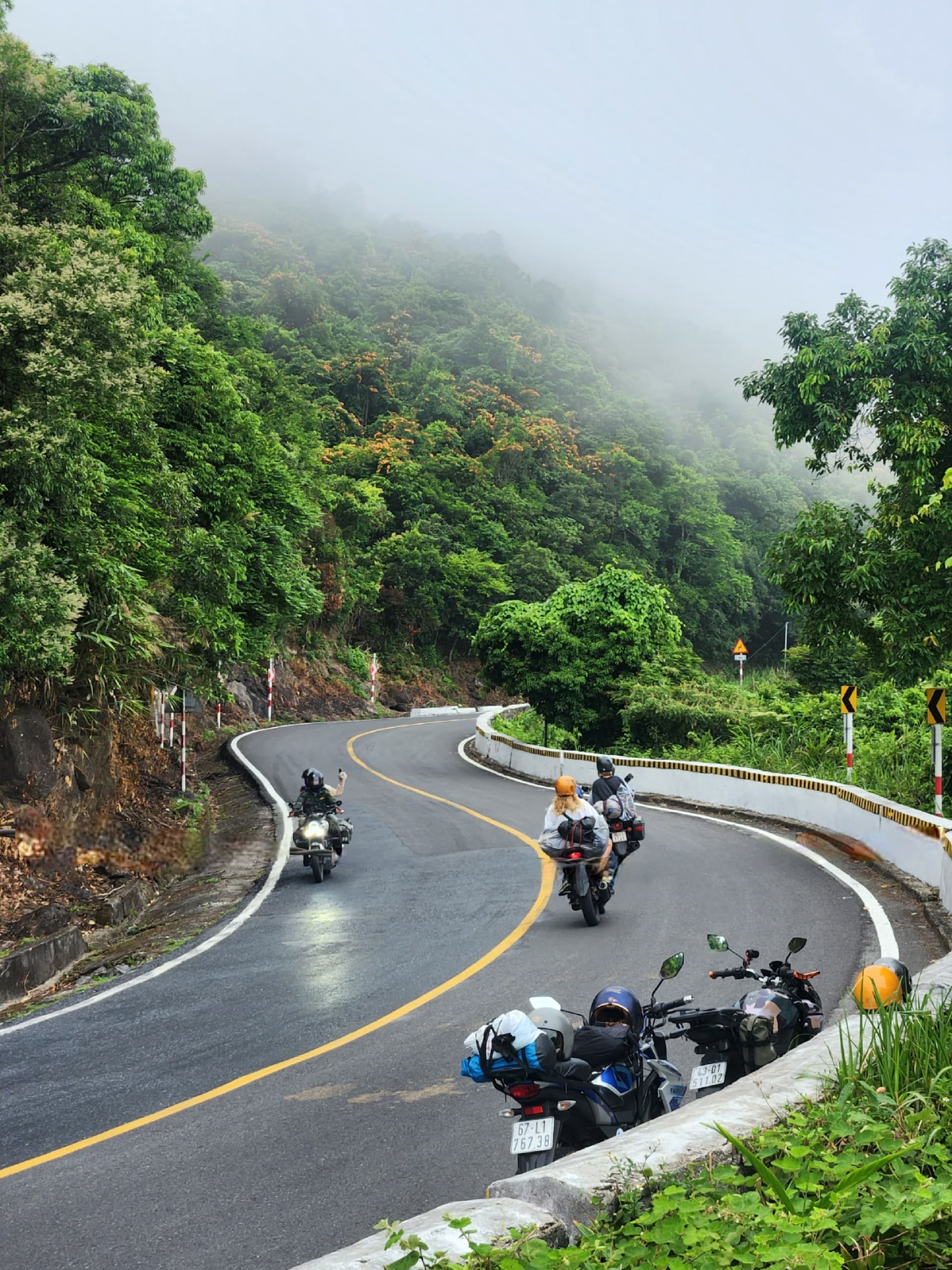 Hue Motorbike Tour - Easy Rider on Hai Van Pass, Central Vietnam